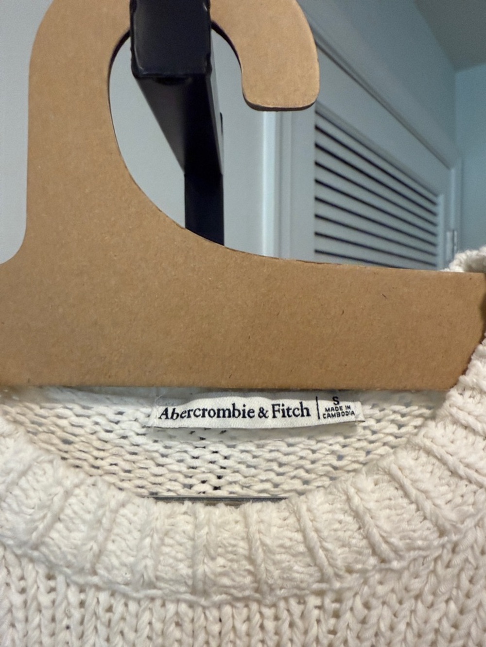 Abercrombie & Fitch Cream Knit Pullover Sweater - Picture 2 of 6